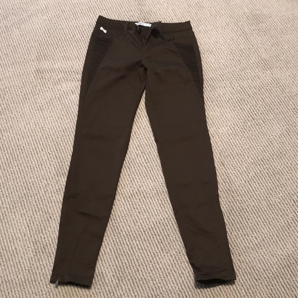 Olive green Zara skinny leg pants!